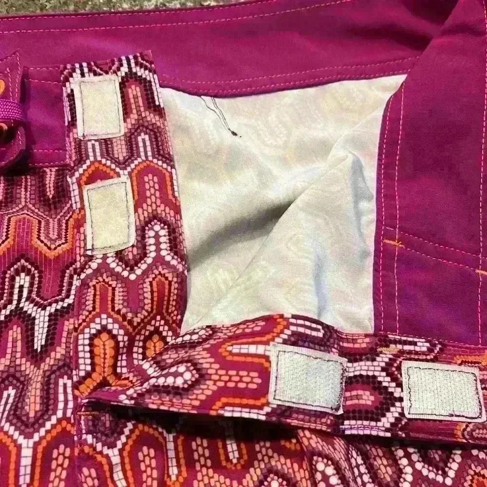 EUC Prana Boardshorts Geometric Abstract Multicolor Women’s Sz L - Picture 5 of 11
